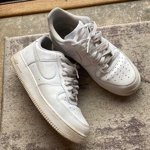 Men’s white nike air force 1 size 10.5
